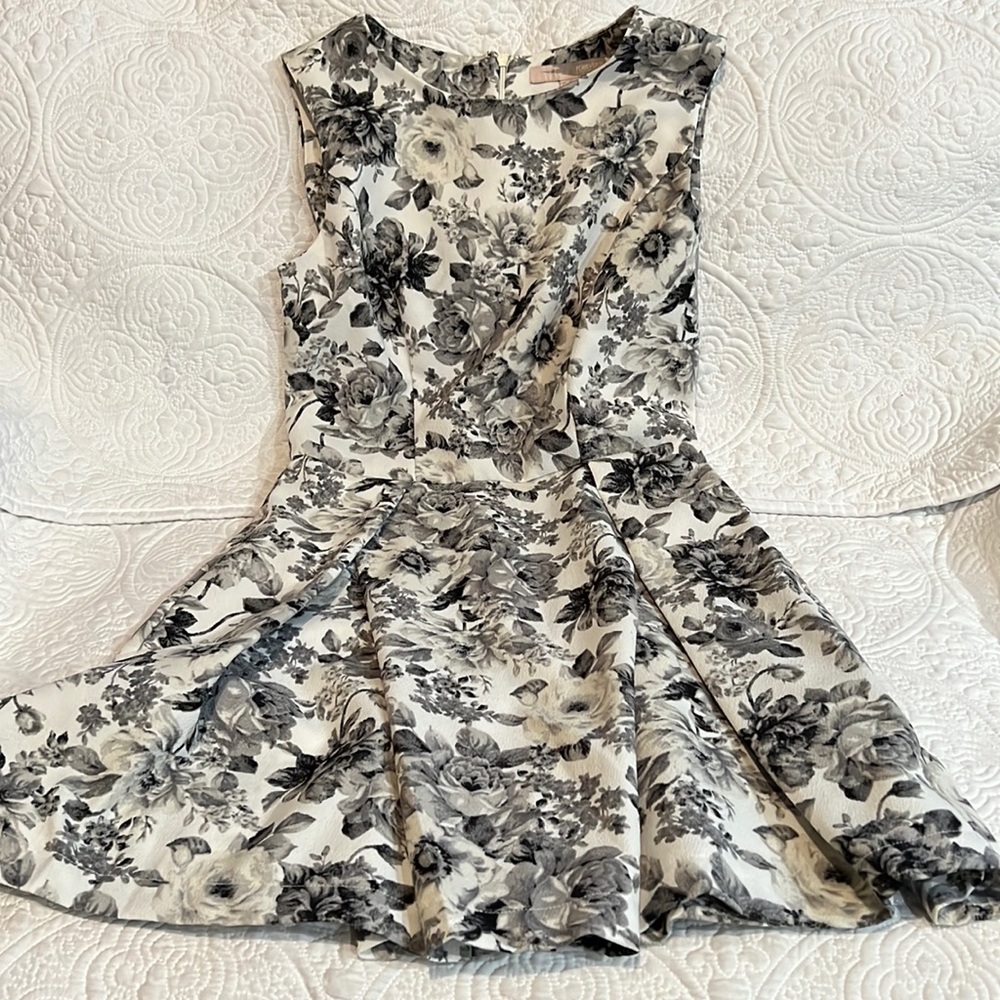 Forever 21 floral dress,‎ size extra small